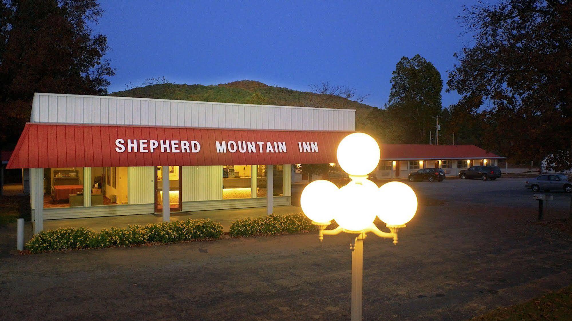 Shepherd Mountain Inn & Suites Pilot Knob المظهر الخارجي الصورة