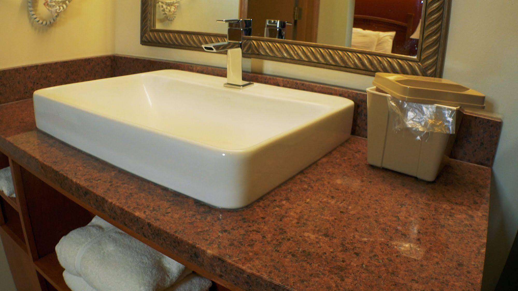 Shepherd Mountain Inn & Suites Pilot Knob المظهر الخارجي الصورة