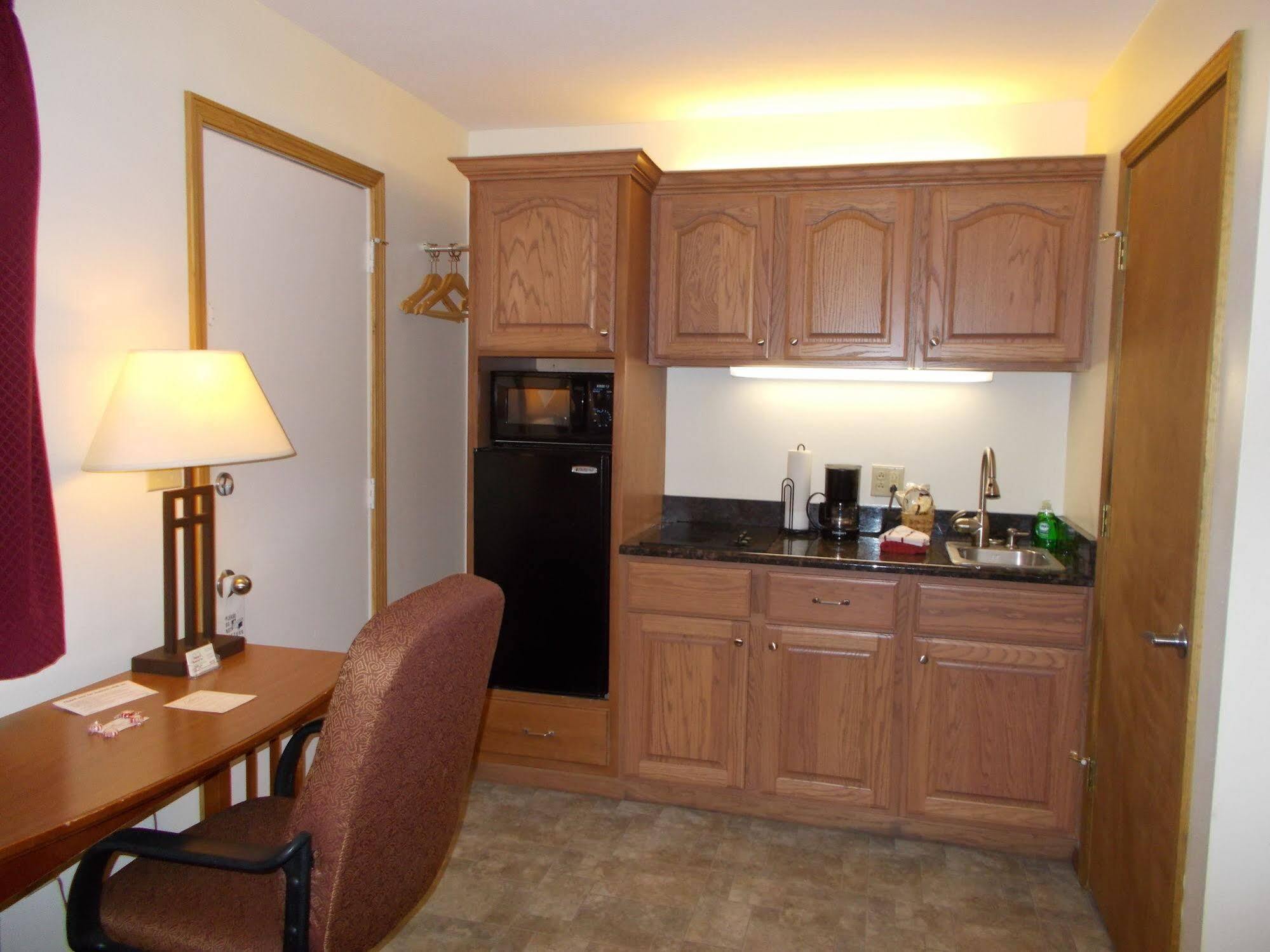Shepherd Mountain Inn & Suites Pilot Knob المظهر الخارجي الصورة