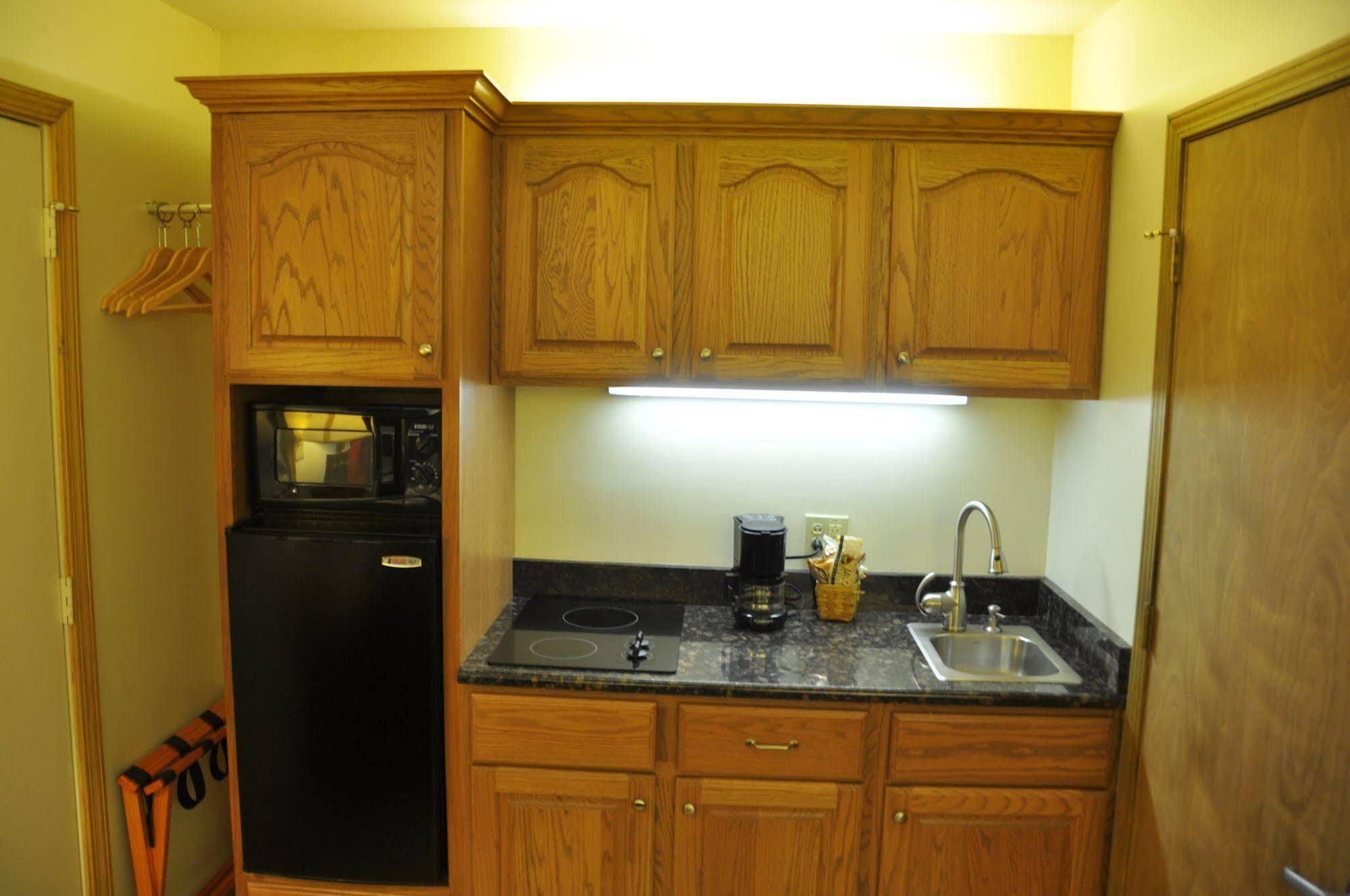 Shepherd Mountain Inn & Suites Pilot Knob المظهر الخارجي الصورة